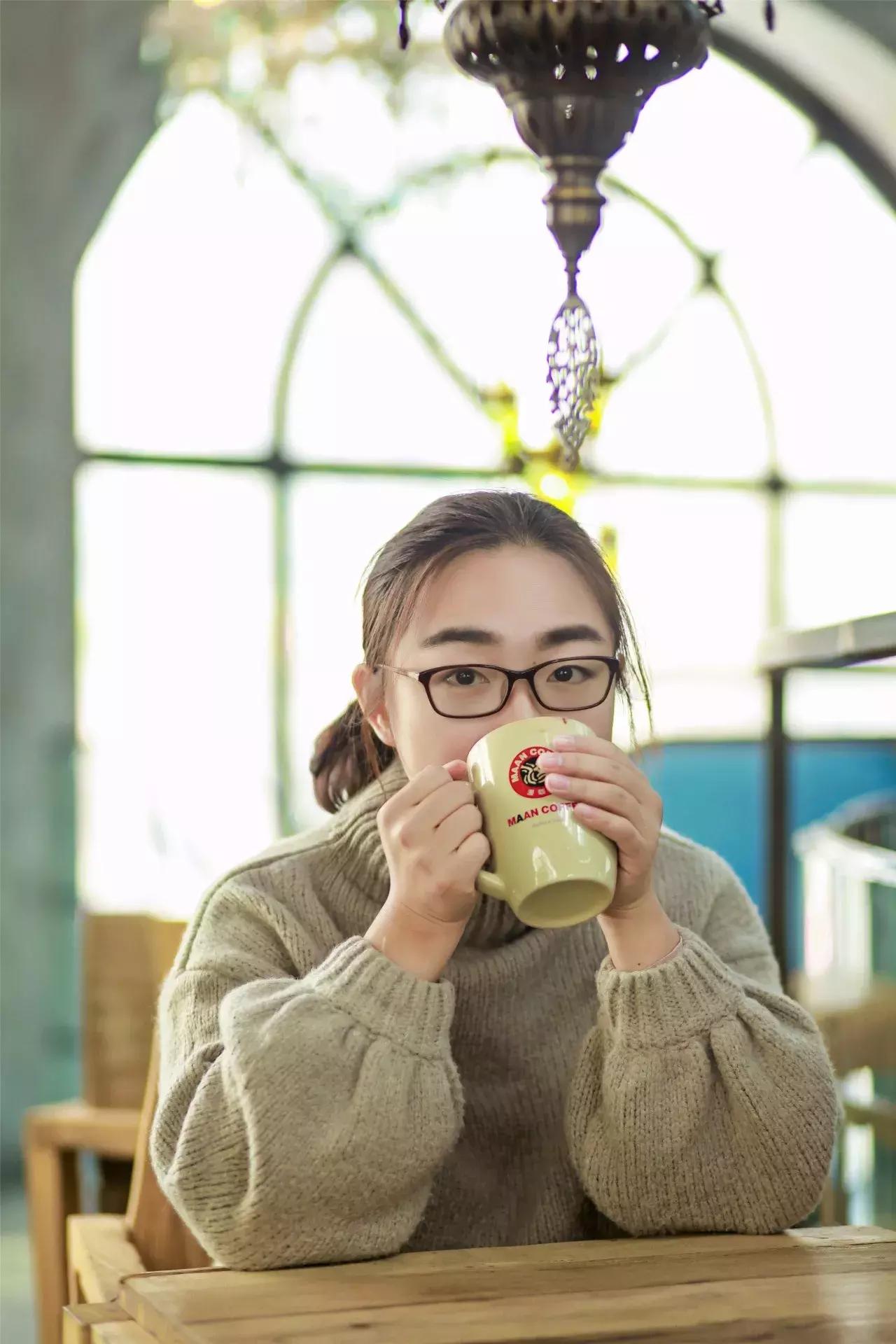 郑州耿直大妞美国开店,包下机舱,签了48个世界知名母婴品牌代理