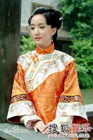 她是经典的“小泥巴”，默默演戏的灵动系演员！