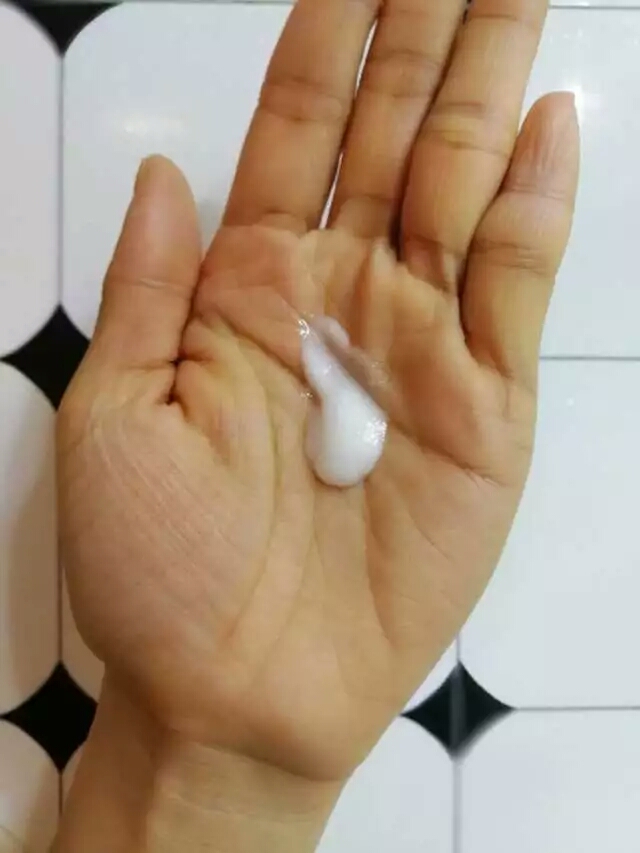 底妆起皮快速补救,皮肤不好干燥起皮卡粉怎么上底妆