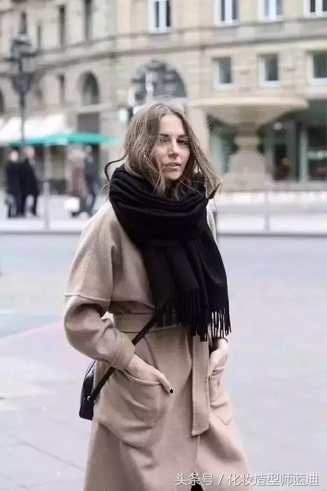 各种颜色的围巾怎么搭配,各个颜色的围巾怎么搭配