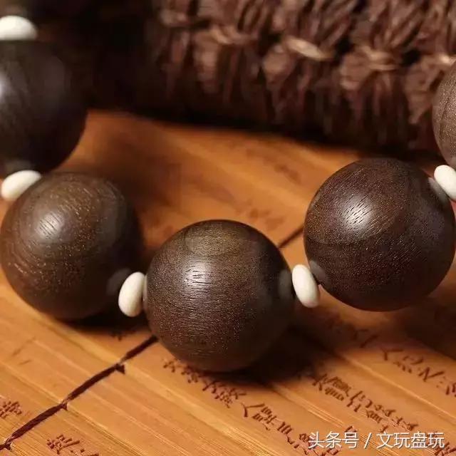 木质手串能直接用手盘吗,可以盘红的木质手串有哪些