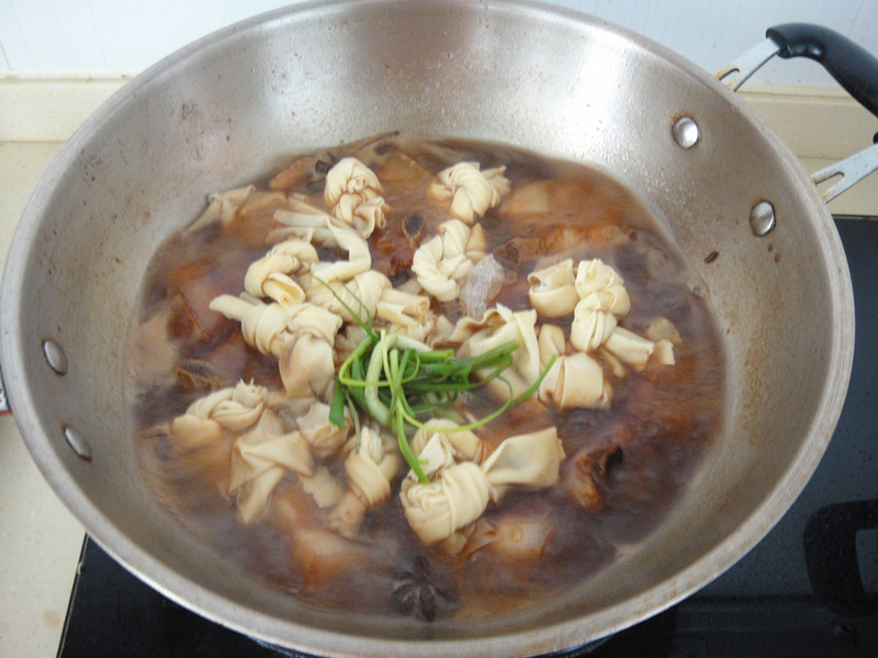 上海红烧肉正宗厨师做法的视频,上海红烧肉的正宗做法黄磊