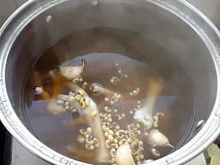 无骨鸡爪爆款榜第一,无骨黑鸡爪超脆