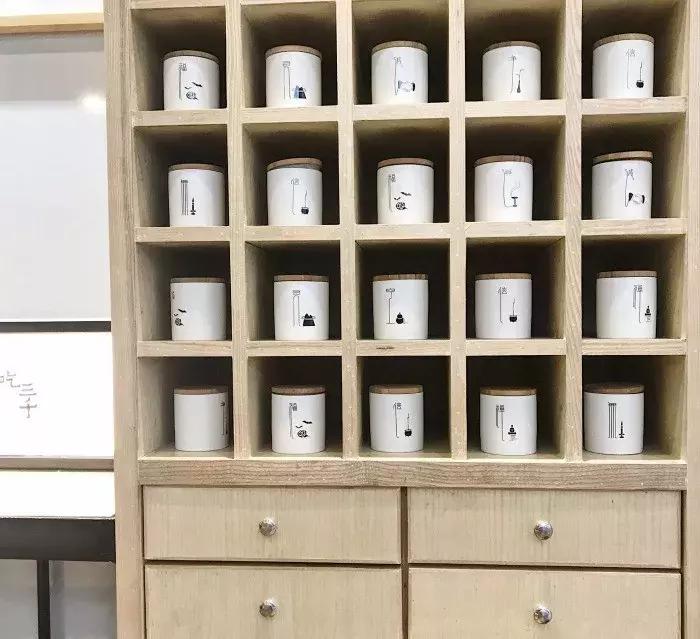 广州奶茶店被挤爆,奶茶店被挤爆