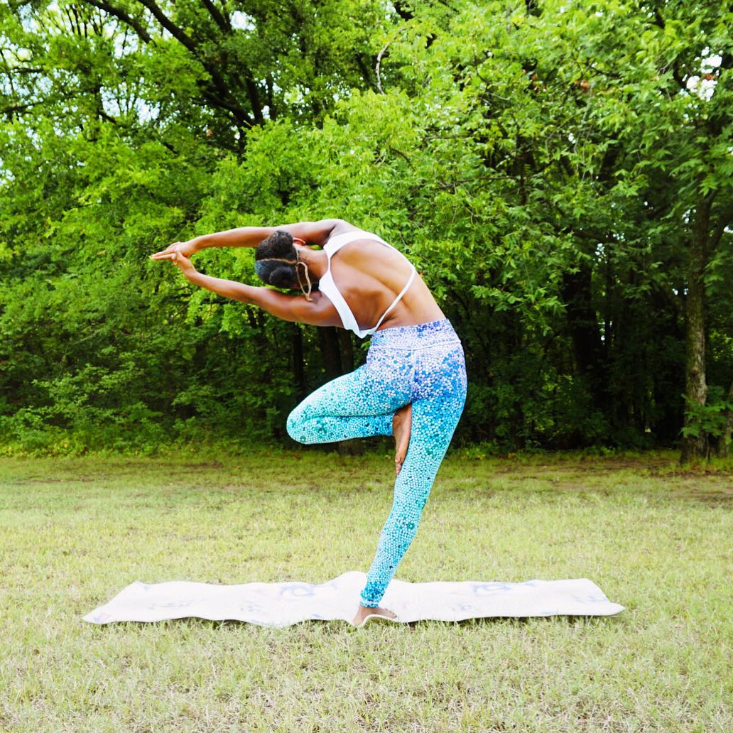 一组让身材变优雅的体式，女人多练习