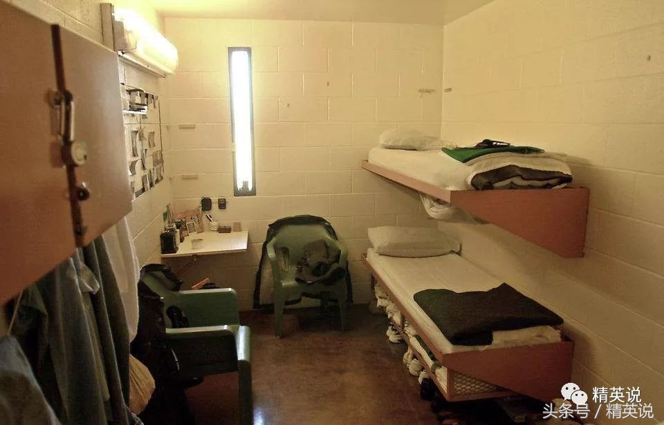 他在美国赚了27年的钱,他每年赚走美国上百亿