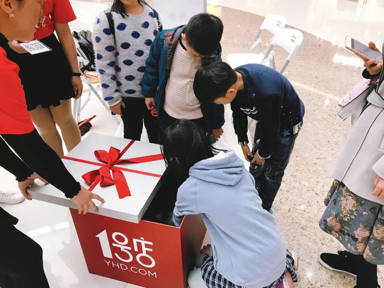 我有兔子你有空吗？来呀，一起喂兔兔呀