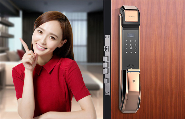 女星唐嫣,明星代言的智能指纹锁