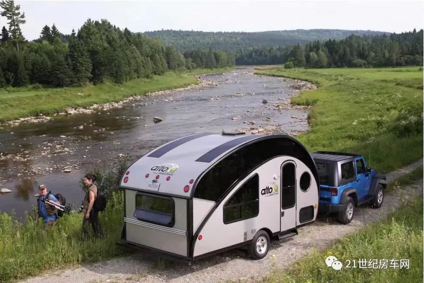 拖挂式房车推荐10万到20万之间 (国内能拖挂国外的房车)