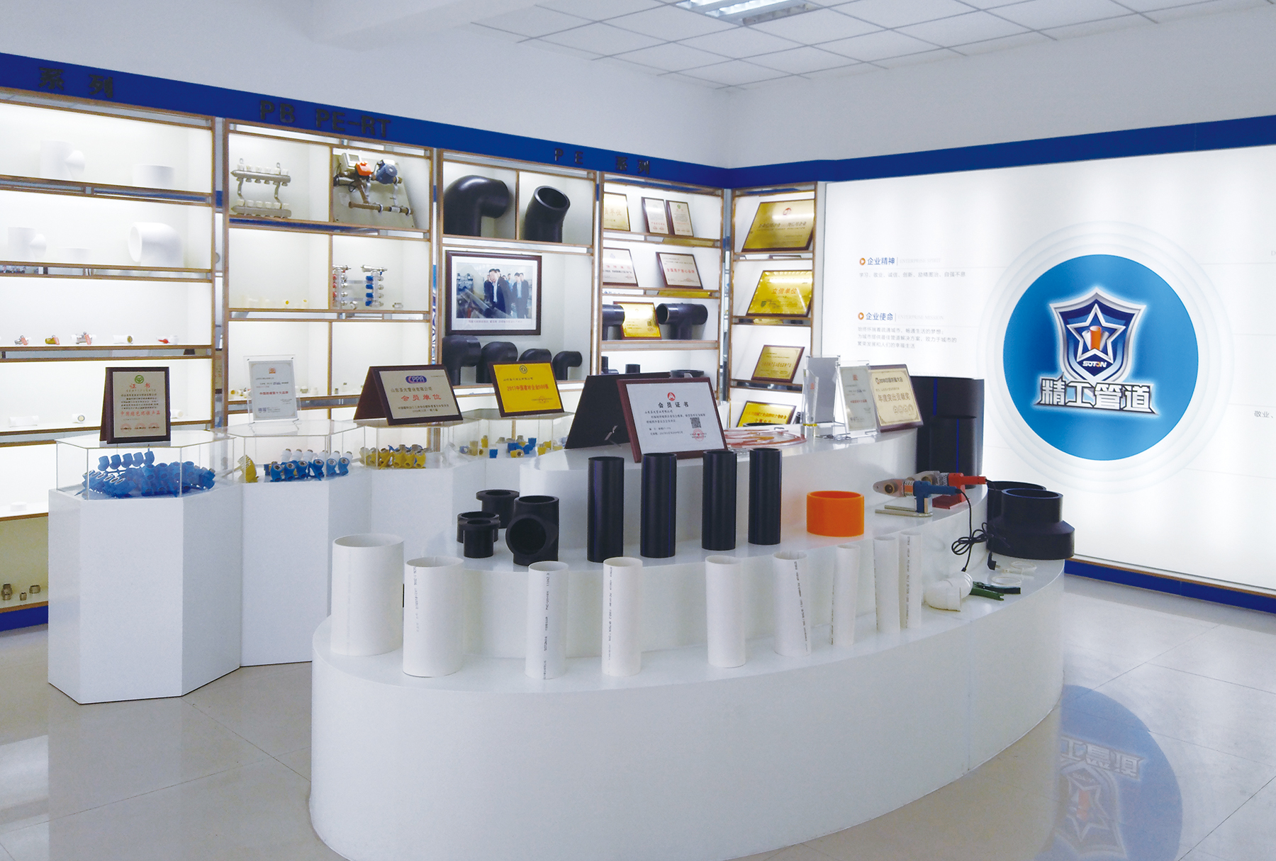 血气方刚尽显英雄本色,血气方刚有血性