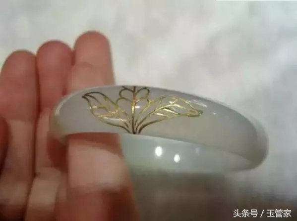 家传的血玉手镯有瑕疵是真的吗,家传玉镯去什么地方鉴定