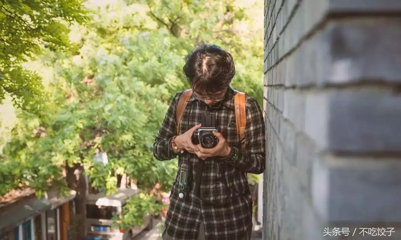 一天只能出2张照片，一张照片要2万，却可以传承100年