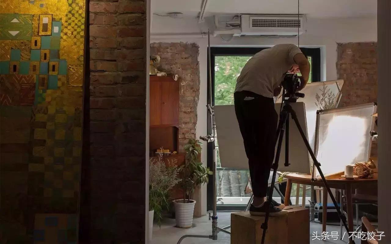 一天只能出2张照片，一张照片要2万，却可以传承100年