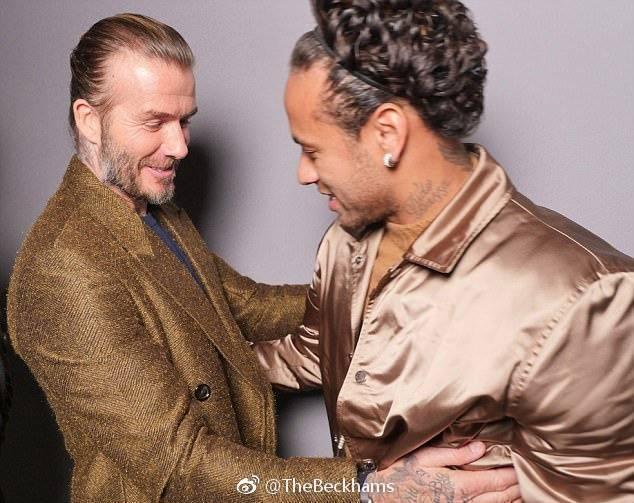 内马尔贝克汉姆同框,贝克汉姆看梅西任意球绝平