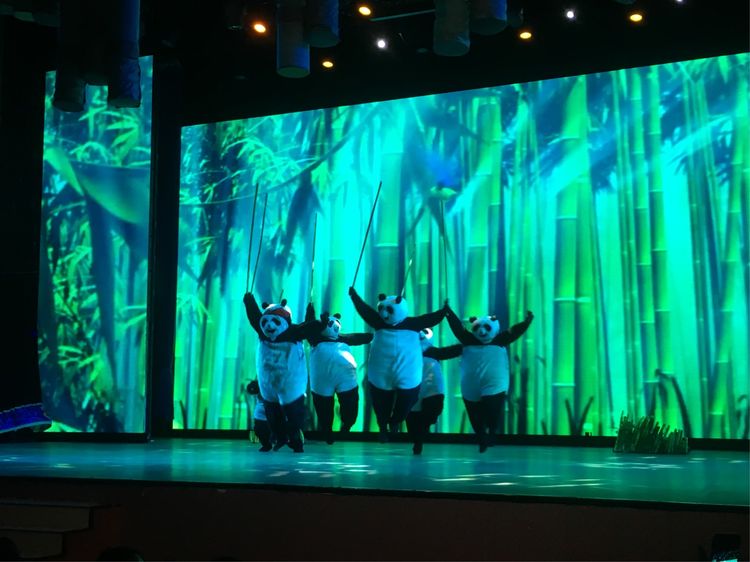 和小屁孩们一起出去玩的视频,和小屁孩玩的一天