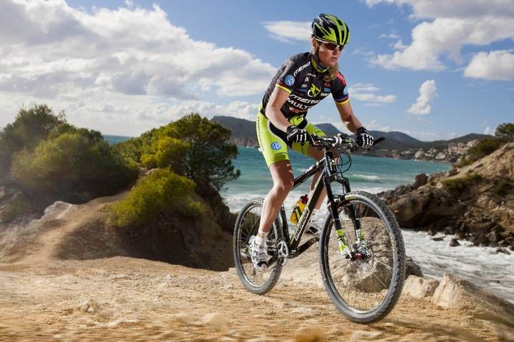 长途骑行手指无力,长途骑行手腕疼怎么办