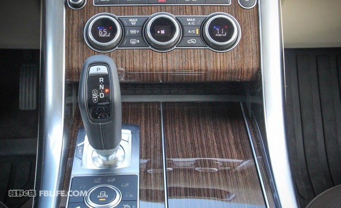 新款路虎揽胜运动版油耗实测,2017款路虎揽胜运动柴油试驾