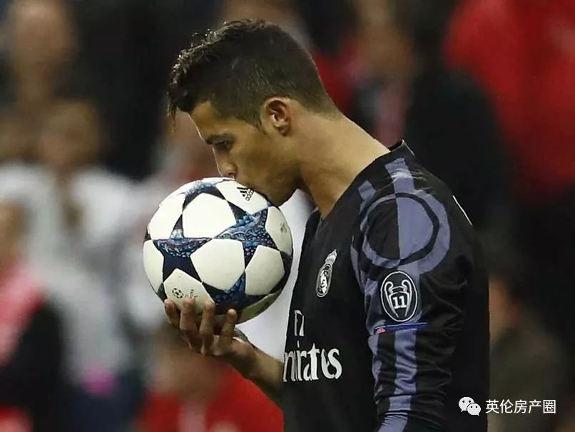 c罗在中国足球场和韩国足球场,c罗豪宅曝光