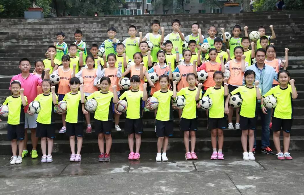 推动校园足球发展的思路,校园足球发展现状及前景