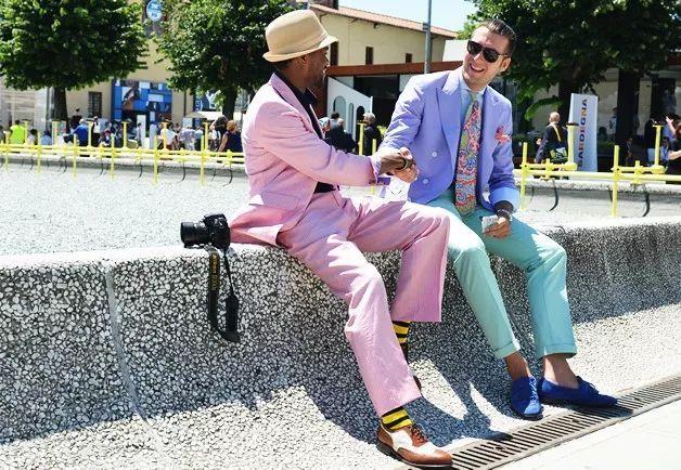 20岁适合穿的西装,哪个牌子中年人的西装性价比高