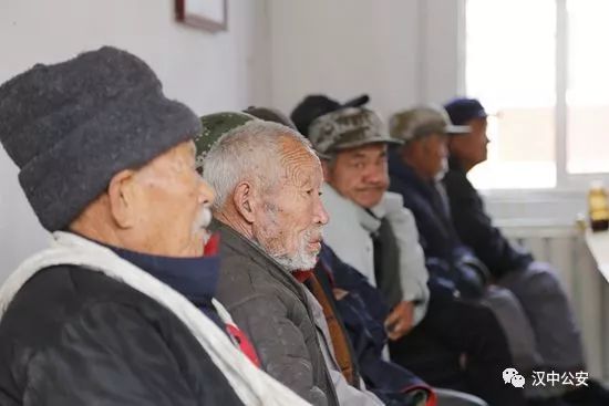 警事暖心故事大全,警事发生在我们身边的暖心事