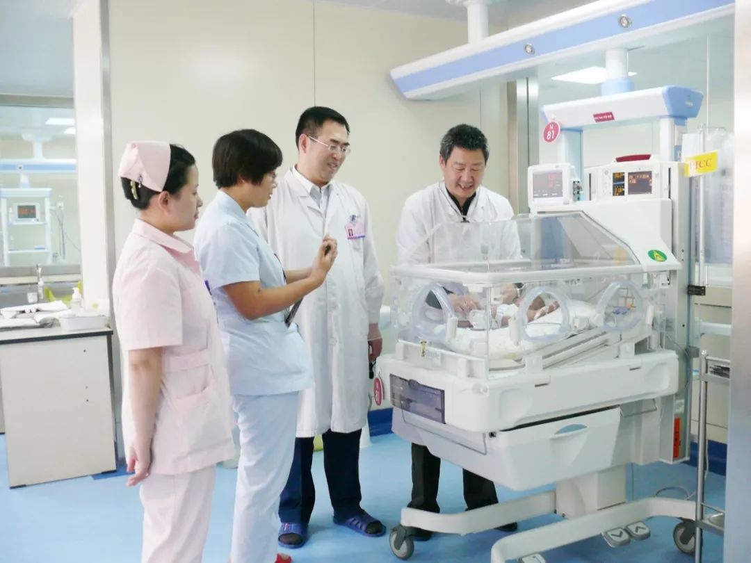 倾我华年守护新生——潍坊市妇幼保健院张成元获全国“感动患者人物”殊荣