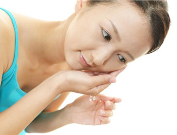 毛孔粗大不要怕学会这招轻松解决,毛孔粗大怎么办教你一招根除