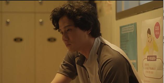 “棍棒教育”毁掉天才型游泳选手！韩国再现发人深省神级电影