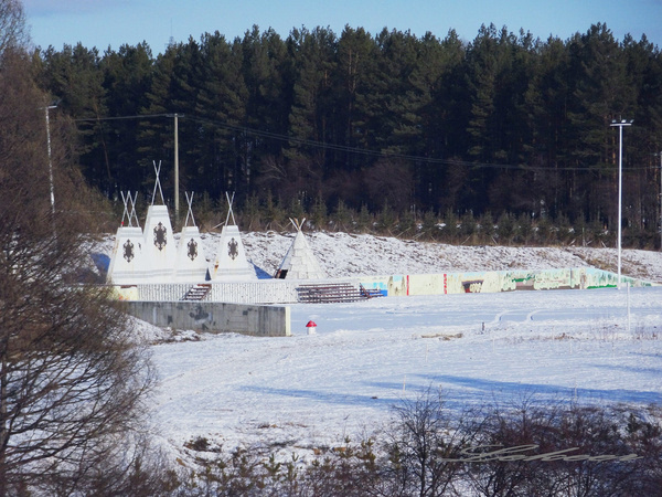 黑河兴安岭中有一个村款待客人方式怎么和蒙古族人一样？