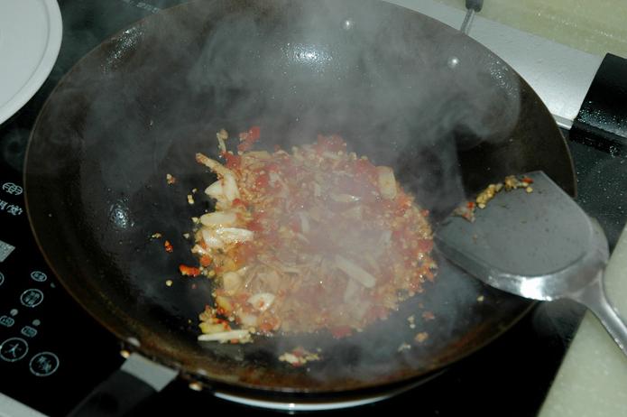 油烟怎么去除厨房小妙招,家里怎么解决油烟问题