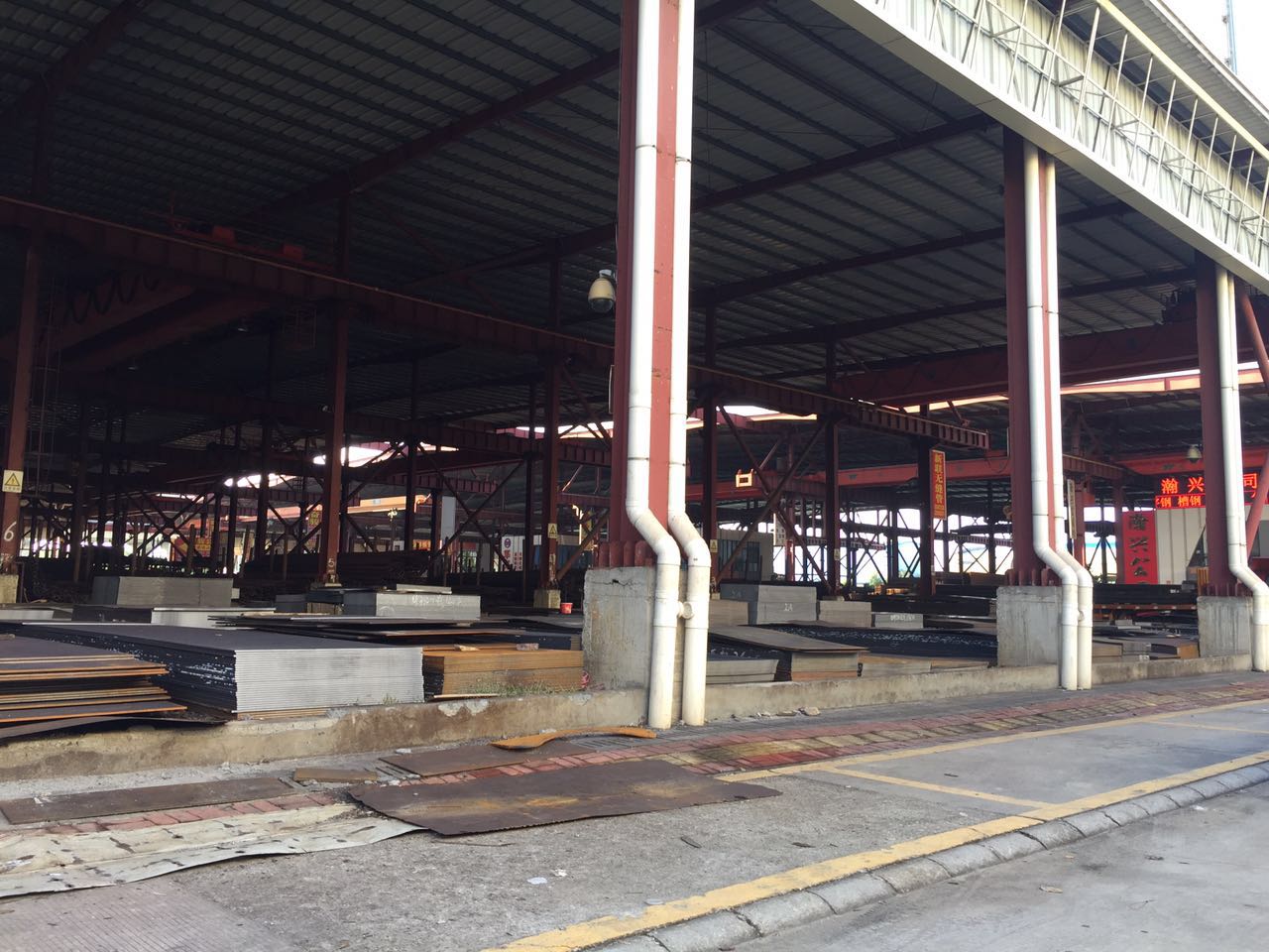 钢厂:亲,不备货了吗?商家:一拿货就跌价,又想套我?