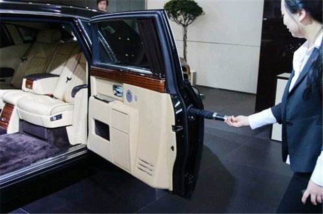 劳斯莱斯超贵100万,劳斯莱斯一把伞值多少钱