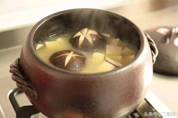 新老式砂锅熬药可以堵漏吗,新买的砂锅怎么处理才不容易破