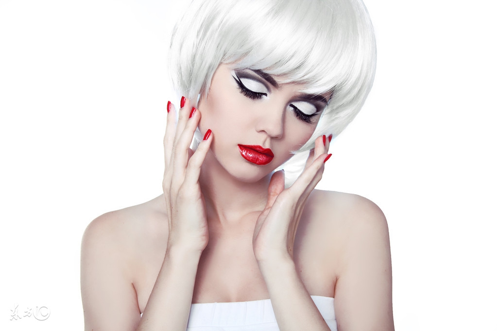 出现斑秃？白发？通过食疗可以治疗