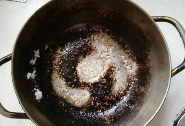 铁锅用过后生锈怎么处理不再生锈,新买的铁锅生锈有什么办法不生锈