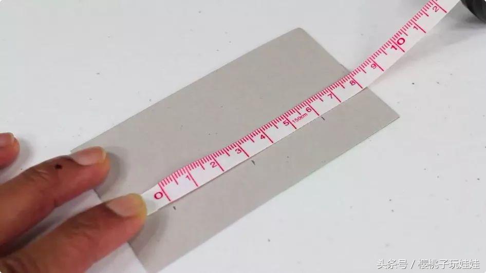 怎么做芭比娃娃的头壳,自己给芭比娃娃制作头饰