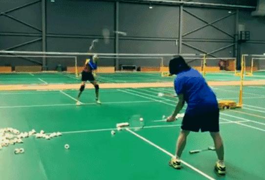 羽毛球双打前封后攻教学视频,羽毛球双打由攻转守如何退防