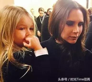 贝克汉姆和婴儿时期的小七,贝克汉姆抱着小七公主