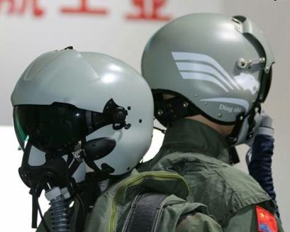 直10头盔瞄准具,阿帕奇激光瞄准头盔