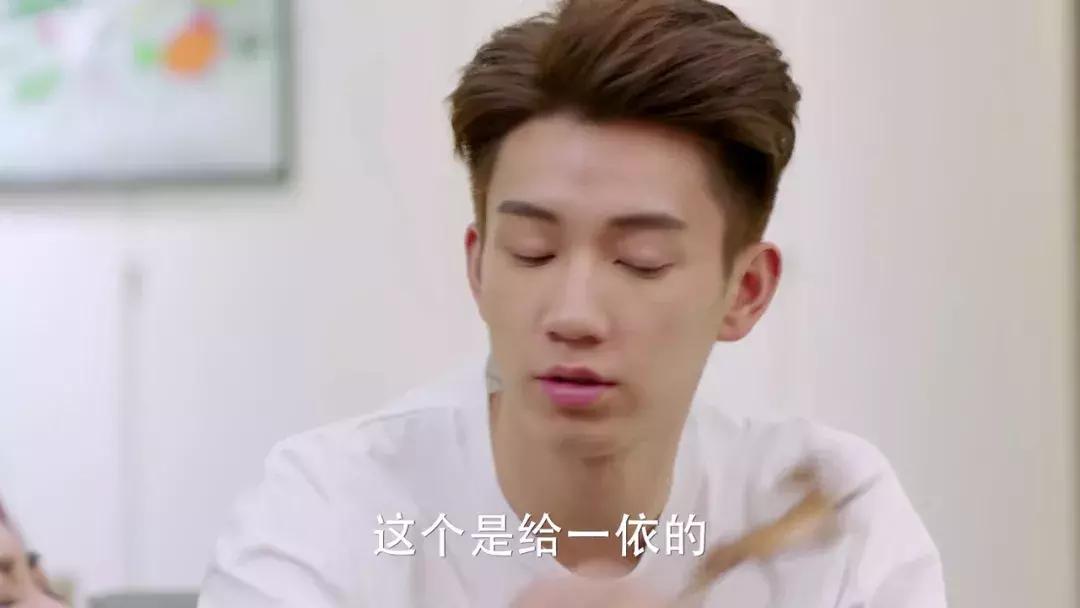 灰姑娘的故事说100年不厌,还不是心里怀揣一个李泽言么