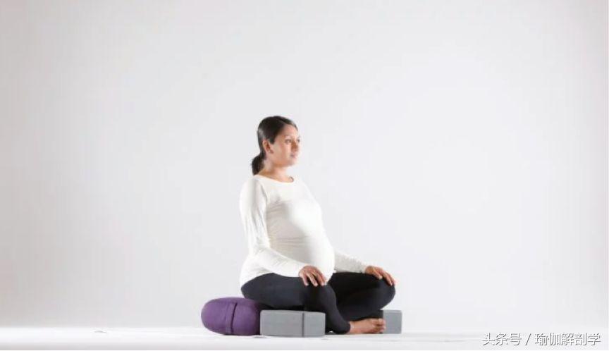 产后骨盆前倾瑜伽动作,缓解孕期骨盆痛的瑜伽动作