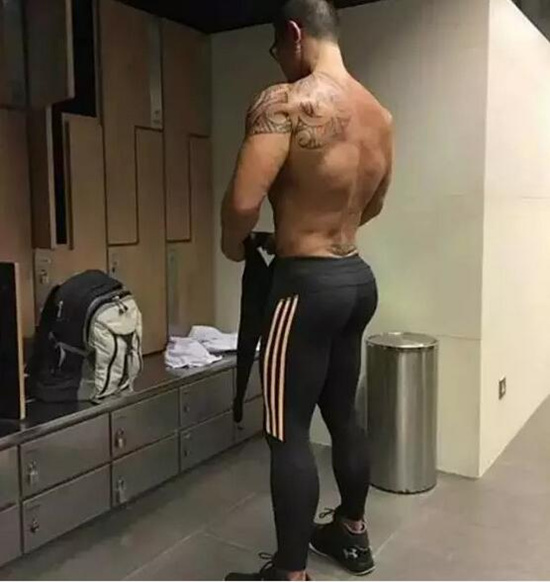 男生屁股翘是种什么体验,男生屁股太翘如何快速矫正