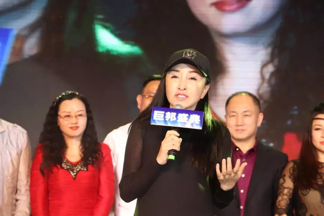 大佟小议现场:美业最豪大舅哥!巨邦国际十九岁生日答谢会召开