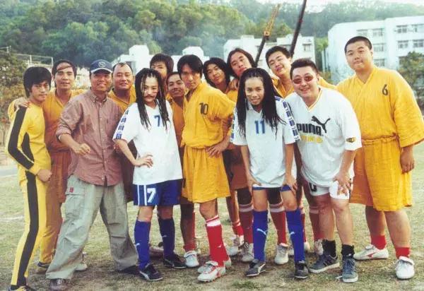 他拍出了中国最经典的足球电影,如今白发苍苍得让人心疼