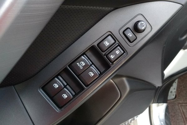 自驾用车斯巴鲁-森林人，里程不到3万公里，二手价17万如何？