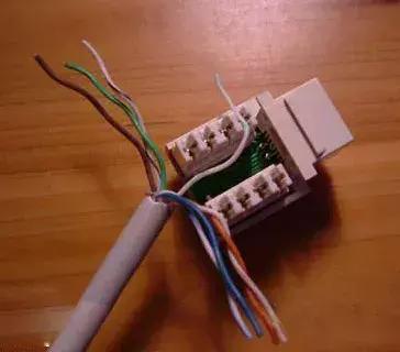 网线水晶头跟插座面板是一样接吗,网线水晶头与插座接法图解大全