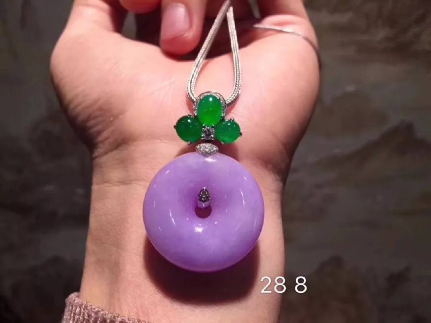 紫罗兰翡翠紫为贵,翡翠紫为贵黄为尊