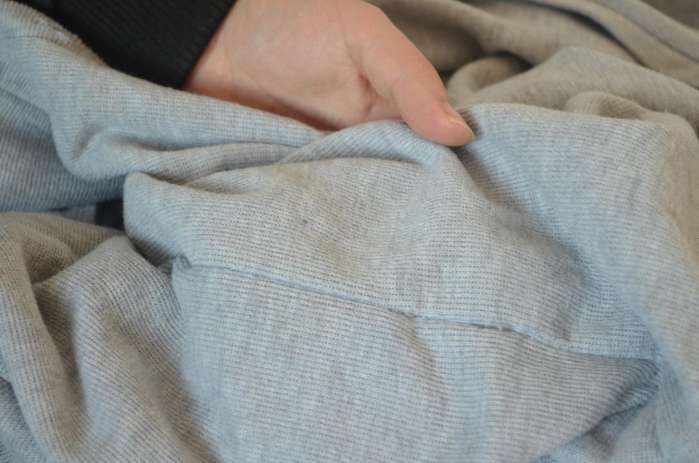 衣服开线怎么补无痕慢动作,衣服开线了的缝补针法慢动作