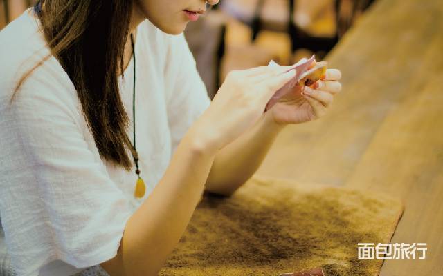 什么样的泥巴可以做紫砂壶,泥巴做的紫砂壶