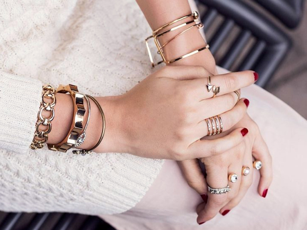 这些百元级的日韩饰品,IU、高俊熙、石原里美都在爱